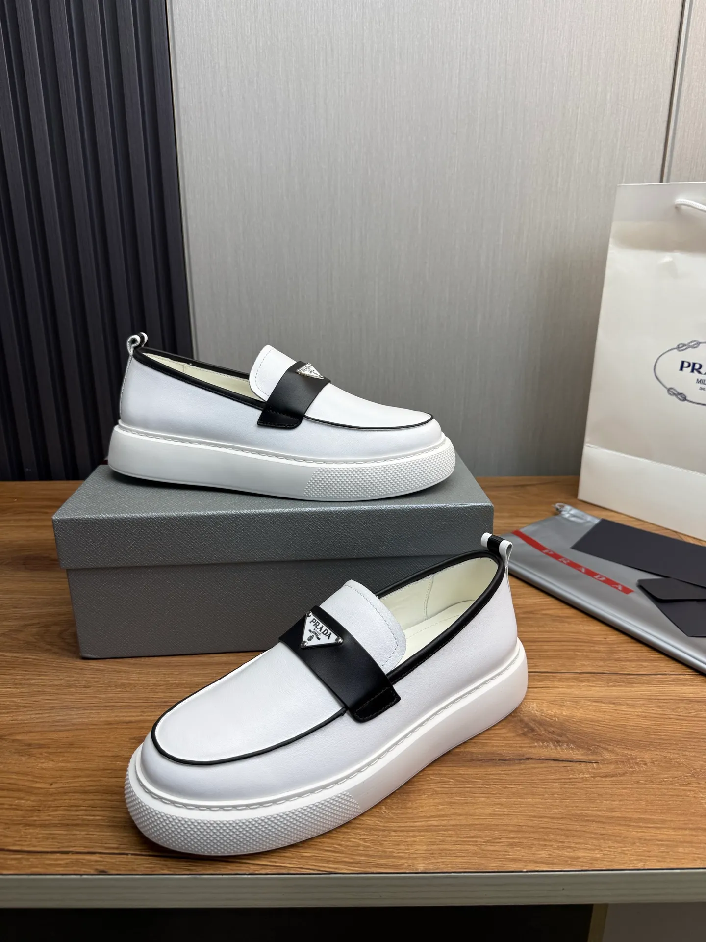 Factory price 580💰 [PRADA] Men's shoes are popular in the counter, official website is synchronized, 1 high-quality shipment ✔️Original cowhide + cowhide lining, 1🆚1 replica, original sole, 38-45 (45 customized, non-refundable)